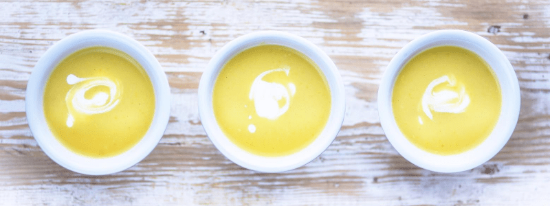 En este momento estás viendo Mousse de yogurt con coulis de mango