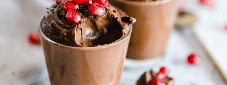 Lee más sobre el artículo Mousse de chocolate y aguacate
