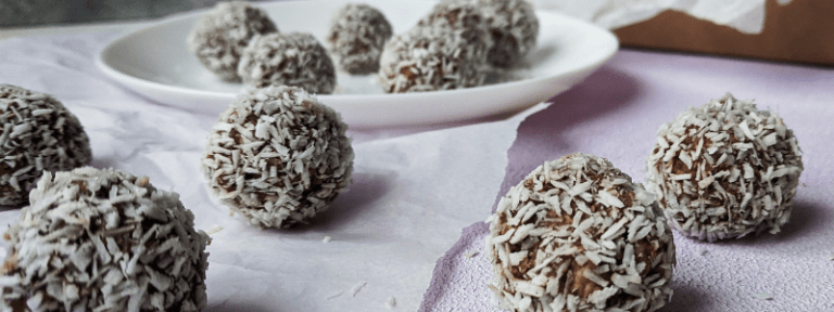 Lee más sobre el artículo Trufas veganas con coco y café